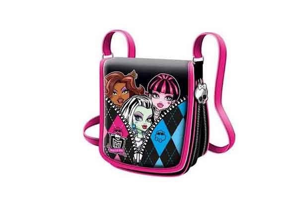 en esta mochila de monster high podras llevar cualquier cosa