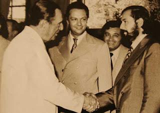 Apuntes para una prehistoria de la AAA y además un fragmento para el debate Apuntes para una prehistoria de la AAA y además un fragmento para el debate