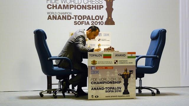 Anand ofrece tablas Topalov acepta Mundial de Sofía 2010 R10 Anand ofrece tablas Topalov acepta Mundial de Sofía 2010 R10