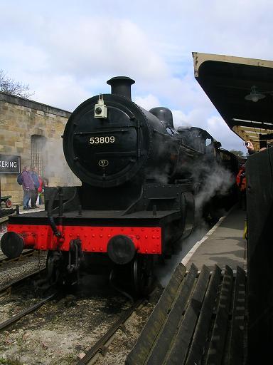 Locomotora de vapor en la estación de tren de Pickering (Yorkshire)