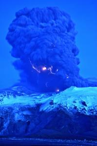 Lightnings1 Relámpagos en el volcán Eyjafjallajökull