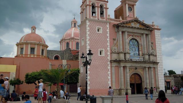 Finde en La Peña de Bernal y Tequizquiapan Qro. Finde en La Peña de Bernal y Tequizquiapan Qro.