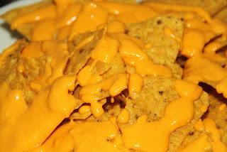 Nachos picosos con queso Nachos picosos con queso