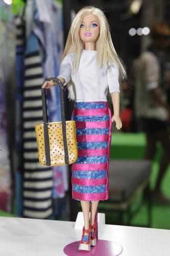 1342543270_Barbie_by_Tenmag Las grandes revistas de moda visten a Barbie