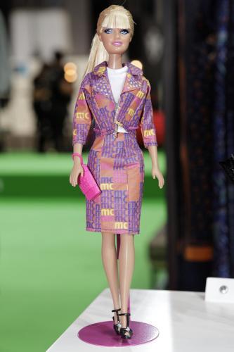 1342543268_Barbie_by_Marie_Claire Las grandes revistas de moda visten a Barbie