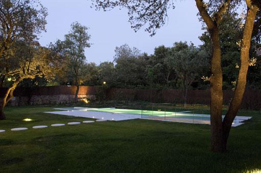 A-cero Projects A-cero finaliza una nueva vivienda a las afueras de Madrid (imágenes nocturnas)