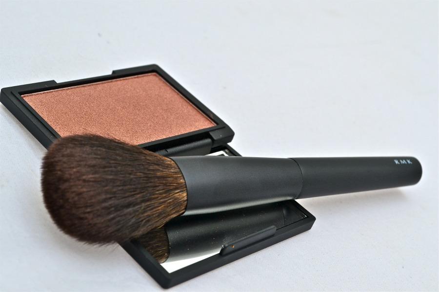 Honour Blush by Sleek Make Up Honour_Blush_by_Sleek_Make_Up_ RMK_Brush_ObeBlog_01
