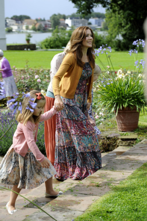 Mary de Dinamarca con un look boho en Grasten Mary de Dinamarca con un look boho en Grasten