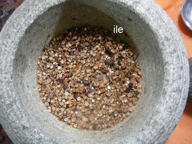 Gravlax de salmon con bayas de enebro Gravlax de salmon con bayas de enebro