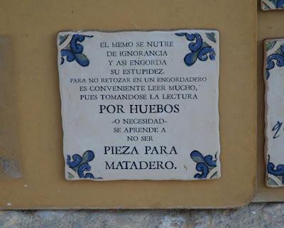 ¿Por qué es conveniente leer mucho? ¿Por qué es conveniente leer mucho?