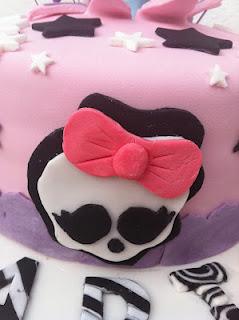 TARTA FRANKIE STEIN, de las MONSTER HIGH