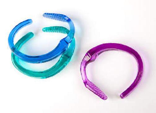 Pulseras hechas con cepillos de dientes