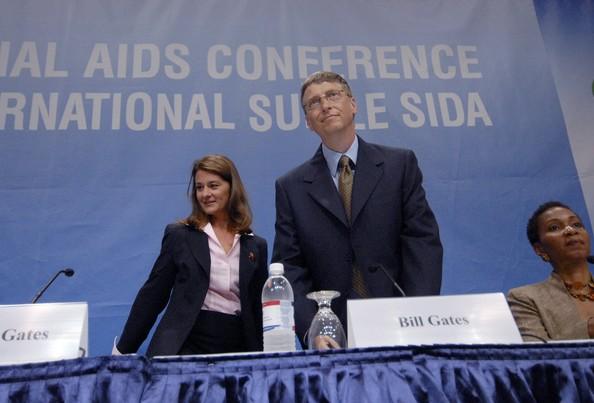 Bill Gates afirma no ver el final del sida