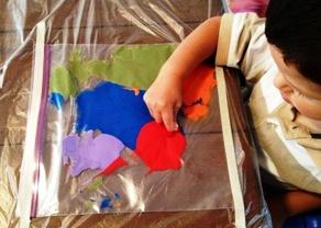 Pintando en bolsa Una tarde de colores