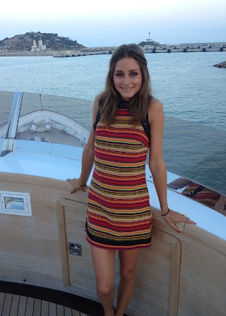 Olivia Palermo en el yate de Valentino en Formentera. Consigue su bikini y su vestido Olivia Palermo en el yate de Valentino en Formentera. Consigue su bikini y su vestido