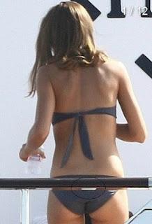 Olivia Palermo en el yate de Valentino en Formentera. Consigue su bikini y su vestido Olivia Palermo en el yate de Valentino en Formentera. Consigue su bikini y su vestido