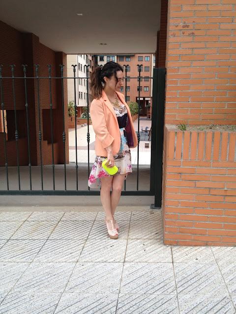 ¡Hola de nuevo! Hoy os traigo otro post con una prenda de... ¡Hola de nuevo! Hoy os traigo otro post con una prenda de...