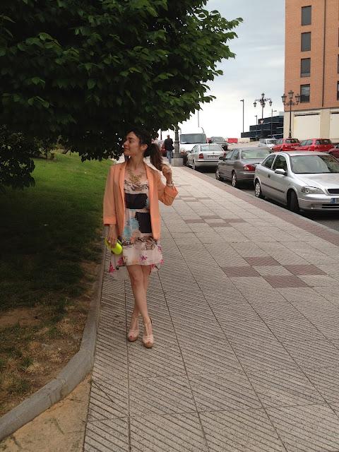 ¡Hola de nuevo! Hoy os traigo otro post con una prenda de... ¡Hola de nuevo! Hoy os traigo otro post con una prenda de...