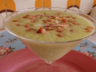 Gazpacho de melón con jamón Gazpacho de melón con jamón