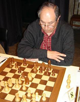 Joan Bautista Sánchez, campeón de Cataluña de veteranos Joan Bautista Sanchez jugando ajedrez