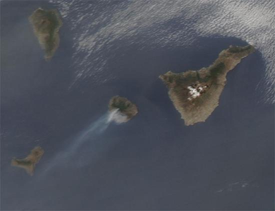 Canarias: Imagen satélite (13.08.2012) del incendio en La Gomera