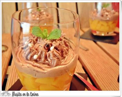 Mousse de chocolate con gelatina de melocotón Mousse de chocolate con gelatina de melocotón