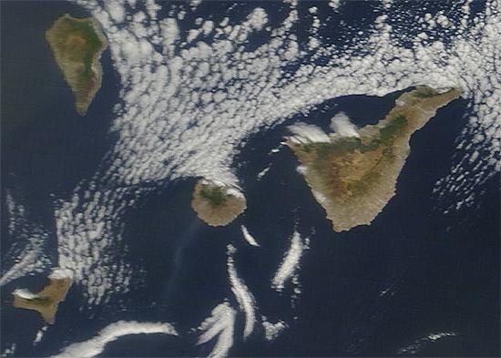 Canarias: Imagen satélite (14.08.2012) del incendio en La Gomera