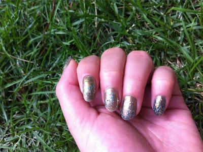 Genius in the bottle . Primer esmalte que pruebo de Catrice. Genius in the bottle . Primer esmalte que pruebo de Catrice.