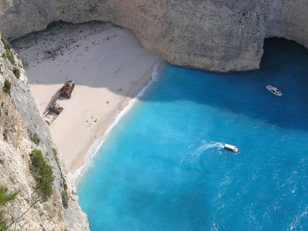 Relaxing day : Laying on beach