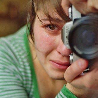 Foto: Para quienes trabajamos por los animales, lo más temido es verlos en estado de sufrimiento extremo. Este es un homenaje a quienes se enfrentan a los infiernos para documentar una realidad oculta. Gracias a los activistas que filman y fotografían lo inimaginable. Mi admiración para ellos.... no es nada fácil... muchos de vosotros y vosotras os quejáis pq de vez en cuando ponemos documentales o fotos terribles... pero se hace sólo y exclusivamente porque de no hacerlo es como si no existiera... con lo cual es como una especie de ayuda, silencio ante cosas terribles que pasan... no nos gusta, no es algo que guste... nos duele muchísimo... tanto o más como a vosotros... pero que es mejor!! colgar cosas buenas como si lo demás nunca pasara y ser de alguna manera cómplice de esa gentuza mirando a otro lado o callando??? es mejor eso? creo que no..... creo que la verdad y la denuncia ayuda más... ni os podéis imaginar lo que nos gusta poner cosas positivas... noticias buenas.... pero dejar de lado a los que sufren ni es bueno ni se logra nada para cambiar actitudes y concienciar.