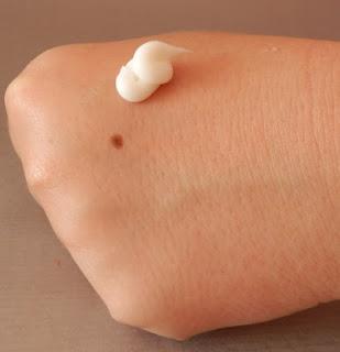 Descubriendo LA CHINATA: Bálsamo Labial y Crema de Pies y Codos Descubriendo LA CHINATA: Bálsamo Labial y Crema de Pies y Codos