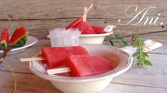 POLOS DE SANDÍA, PURA FRUTA, REFRESCANTE Y SIN CALORÍAS. POLOS DE SANDÍA, PURA FRUTA, REFRESCANTE Y SIN CALORÍAS.
