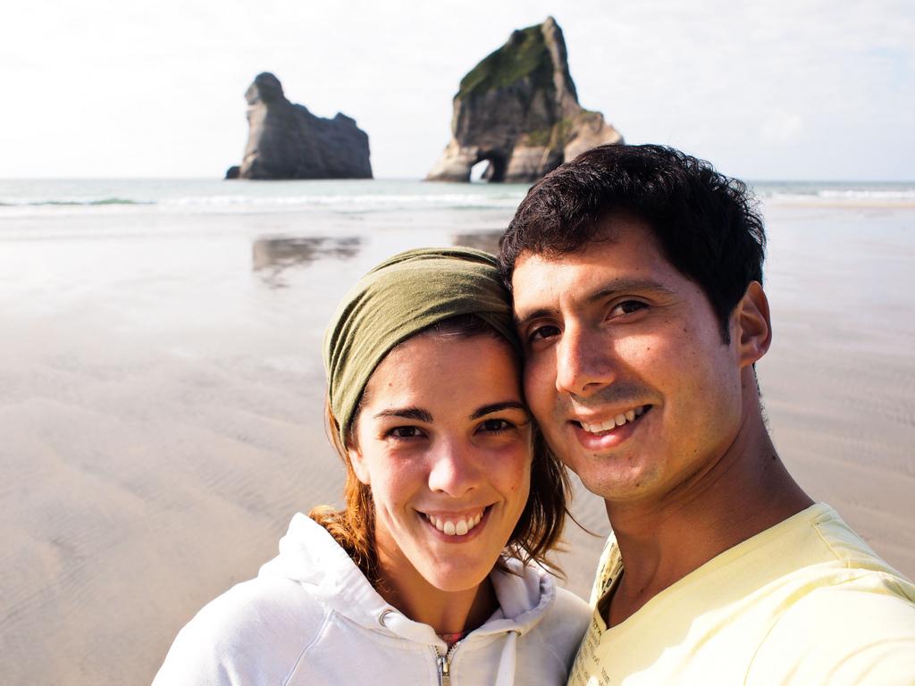 Amores en Wharariki Beach