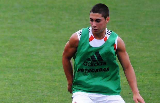 http://m1.paperblog.com/i/144/1445099/napoli-disputa-cirigliano-fuerza-millones-L-axFdpi.jpeg