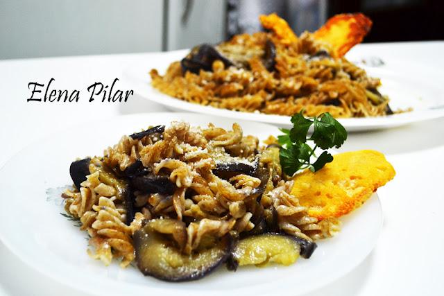 Espirales integrales con Berenjena y galleta de Parmesano Espirales integrales con Berenjena y galleta de Parmesano