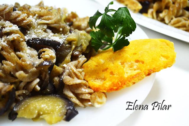 Espirales integrales con Berenjena y galleta de Parmesano Espirales integrales con Berenjena y galleta de Parmesano