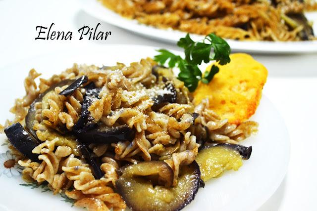 Espirales integrales con Berenjena y galleta de Parmesano Espirales integrales con Berenjena y galleta de Parmesano