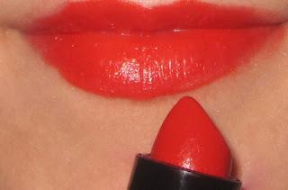 Labios: barras y brillos de Moment Make Up Labios: barras y brillos de Moment Make Up