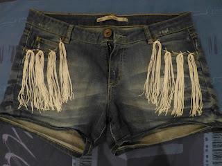 DIY: Short denim + tachas y flecos DIY: Short denim + tachas y flecos