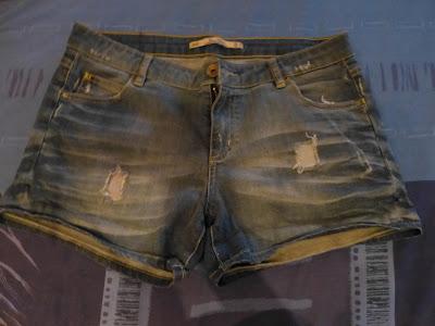 DIY: Short denim + tachas y flecos DIY: Short denim + tachas y flecos