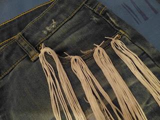 DIY: Short denim + tachas y flecos DIY: Short denim + tachas y flecos