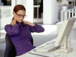 dolor-sentado Permanecer sentado mucho tiempo puede traer graves problemas de salud