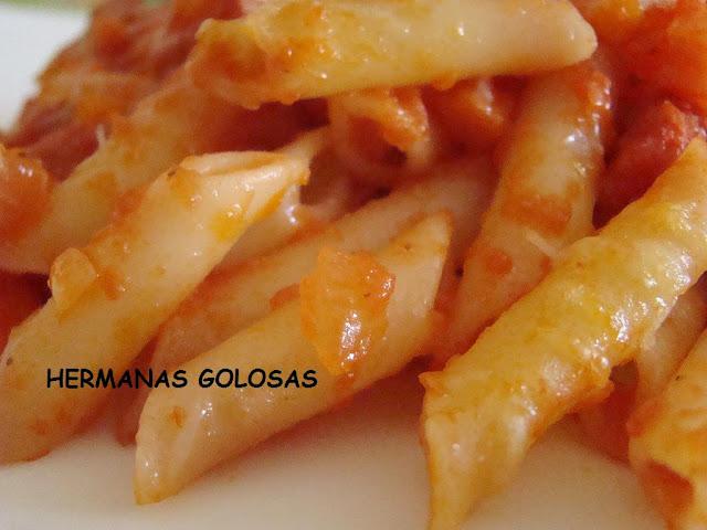 MACARRONES CON CHORIZO MACARRONES CON CHORIZO