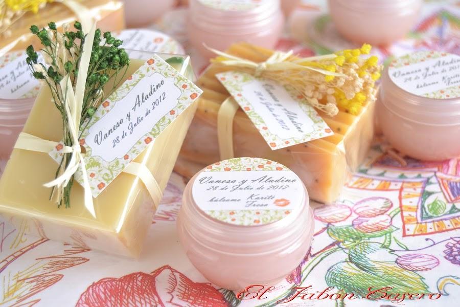 Jabones y bálsamos, detalles artesanales para bodas Jabones y bálsamos, detalles artesanales para bodas