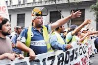 CON LOS FAMILIARES DE LAS VICTIMAS DE ONCE Y CON LOS FERROVIARIOS CON LOS FAMILIARES DE LAS VICTIMAS DE ONCE Y CON LOS FERROVIARIOS