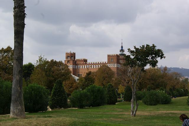 Castillo de los Tres Dragones, Museo de Zoología Barcelona Castillo de los Tres Dragones, Museo de Zoología Barcelona