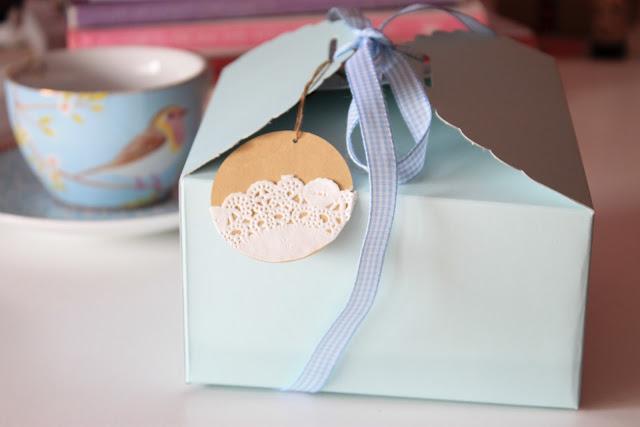 DIY Tags y tarjetas doilies para regalo DIY Tags y tarjetas doilies para regalo