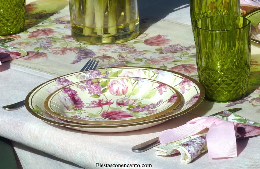 Decoración de mesa en el jardin:Lilas