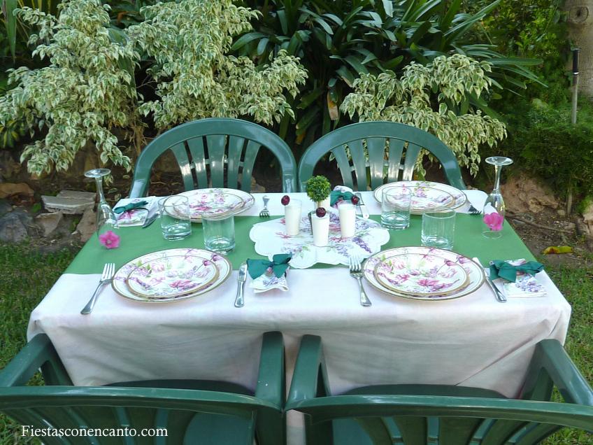 Decoración de mesa en el jardin:Lilas