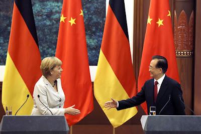 Merkel busca ayuda en China Merkel busca ayuda en China